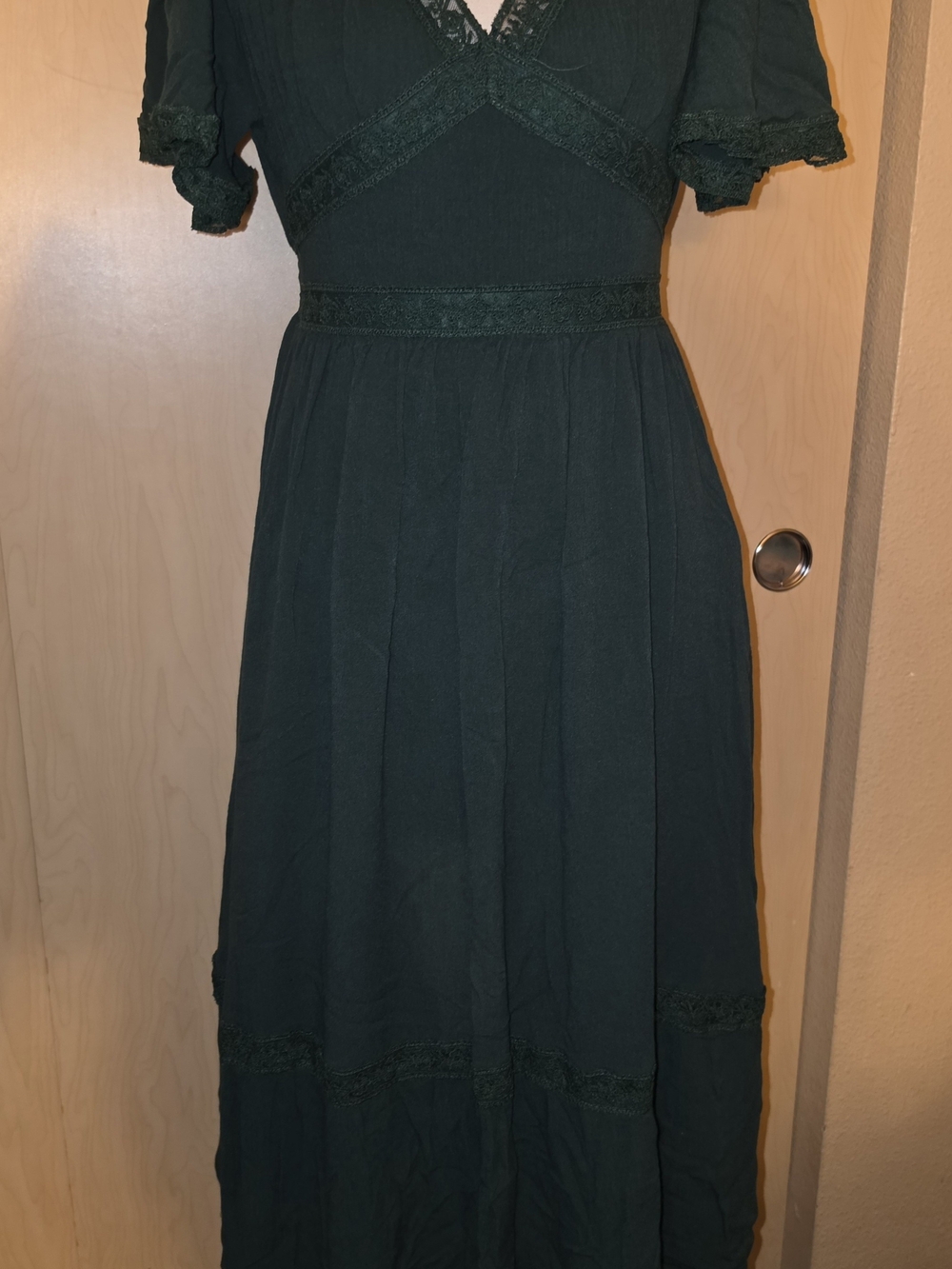 IN LOOM Forest Green Lace Trim Keyhole Back Midi Dress M